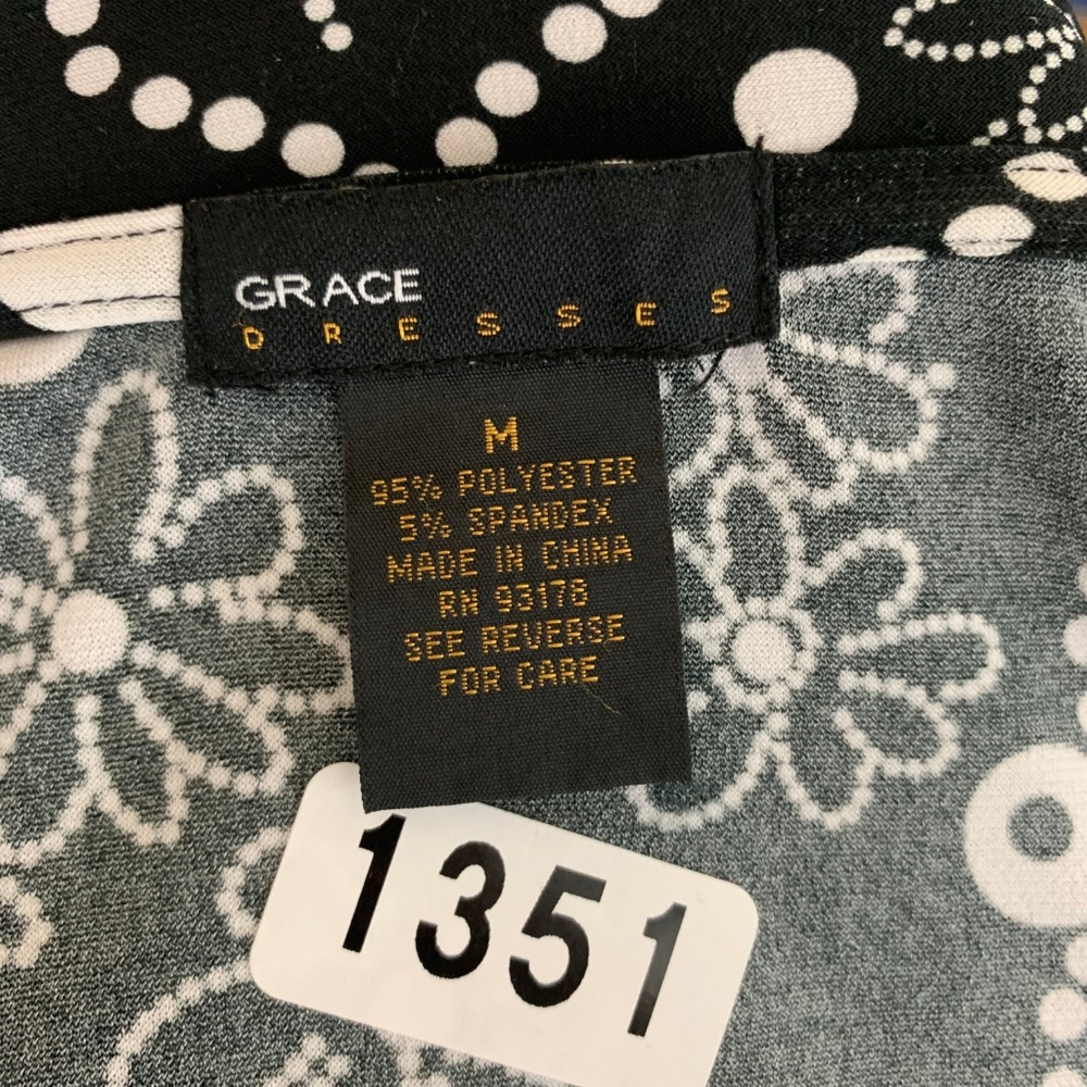 CHIC CLASSIC DRESS - Picture 3 of 4